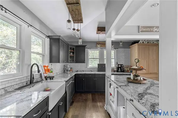 80 Mill Ridge RD, Hartfield, VA 23071