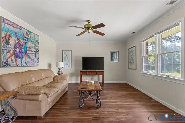 340 Cross ST, Urbanna, VA 23175