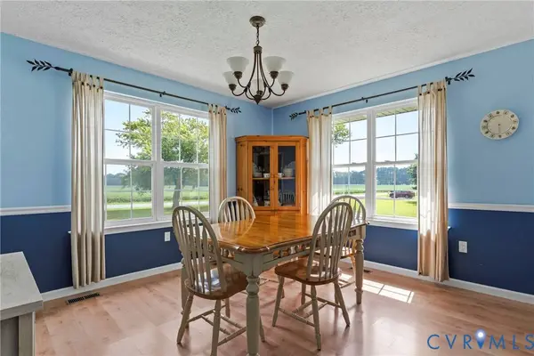 20 Lynns LN, Wake, VA 23176