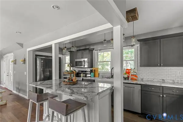 80 Mill Ridge RD, Hartfield, VA 23071