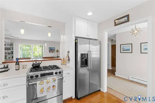 441 Knapp ST, Urbanna, VA 23175