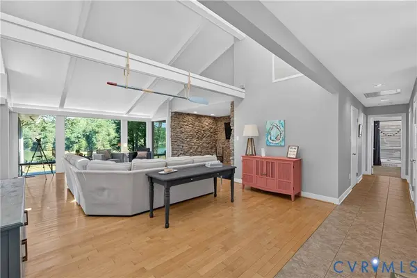 1112 Bennett Farm RD, Locust Hill, VA 23092