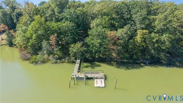 1112 Bennett Farm RD, Locust Hill, VA 23092