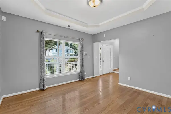 6852 Watch Harbour CIR, Hayes, VA 23072