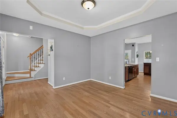 6852 Watch Harbour CIR, Hayes, VA 23072