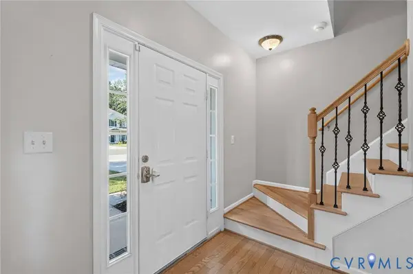 6852 Watch Harbour CIR, Hayes, VA 23072