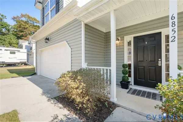 6852 Watch Harbour CIR, Hayes, VA 23072