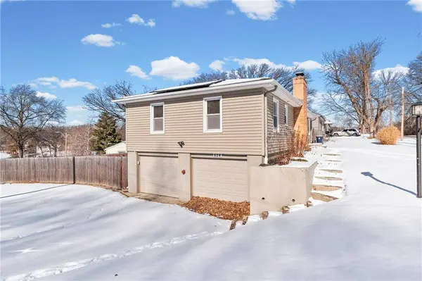 624 NE 39th TER, Kansas City, MO 64116