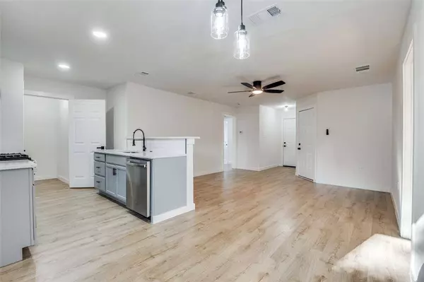 4129 Easter Avenue, Dallas, TX 75216