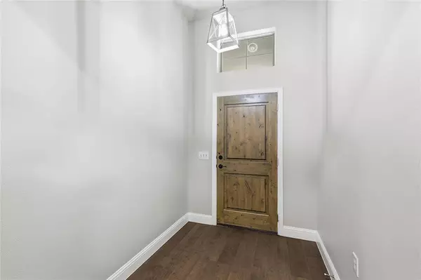 4301 Rose Garrison Lane, Arlington, TX 76005