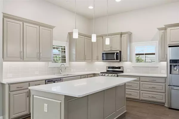 4301 Rose Garrison Lane, Arlington, TX 76005