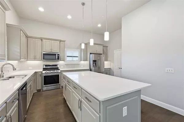 4301 Rose Garrison Lane, Arlington, TX 76005