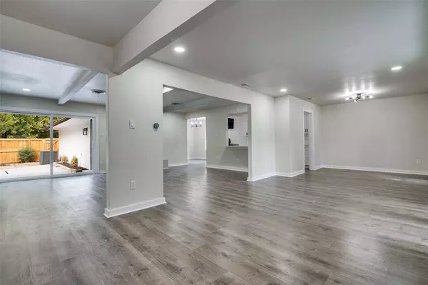 11335 Drummond Circle, Dallas, TX 75228