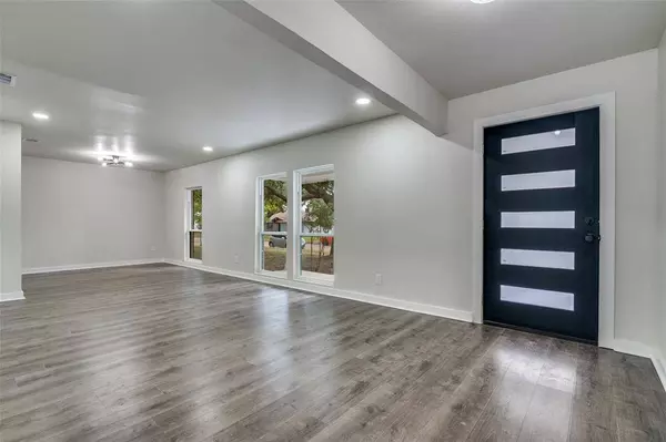 11335 Drummond Circle, Dallas, TX 75228