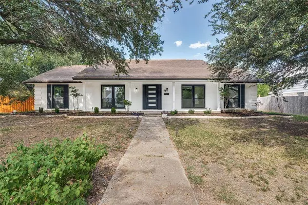 11335 Drummond Circle, Dallas, TX 75228