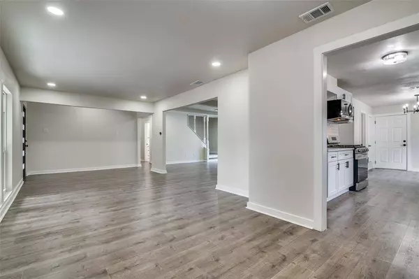 11335 Drummond Circle, Dallas, TX 75228