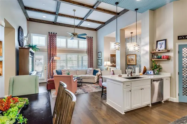 1101 Blue Bill Lane, Arlington, TX 76005