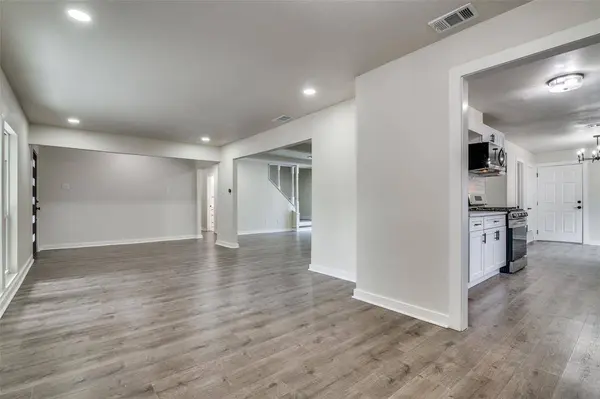 11335 Drummond Circle, Dallas, TX 75228
