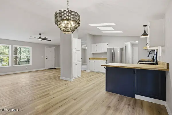 2182 W TOPEKA Avenue, Flagstaff, AZ 86001