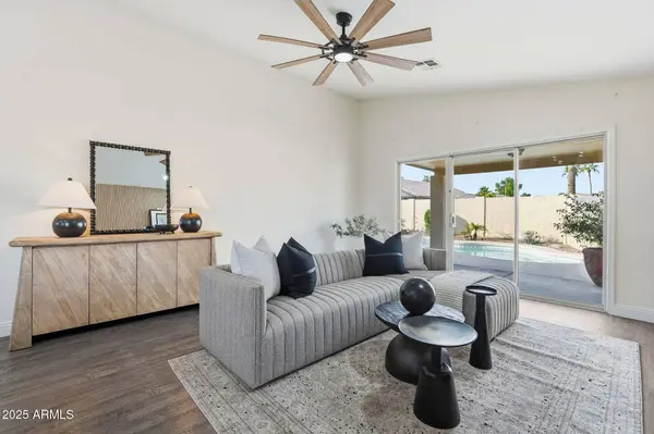 4540 E DRY CREEK Road, Phoenix, AZ 85044