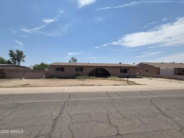 1133 E SUNSET Drive