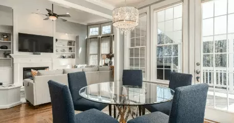 feature image of Signs that Now is the Time to Sell Your Home
