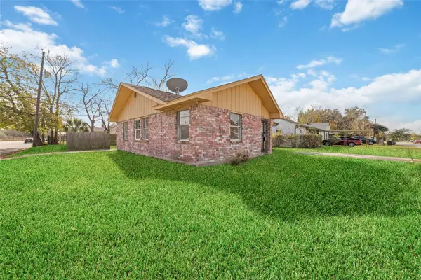 8446 Norvic ST, Houston, TX 77029