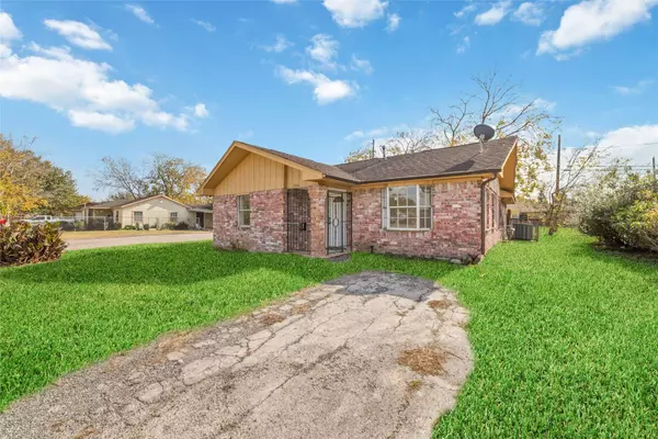 8446 Norvic ST, Houston, TX 77029