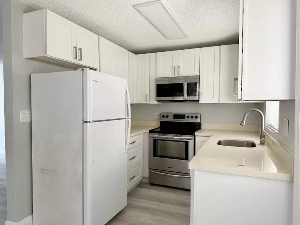 4371 NW 1st TER, Deerfield Beach, FL 33064