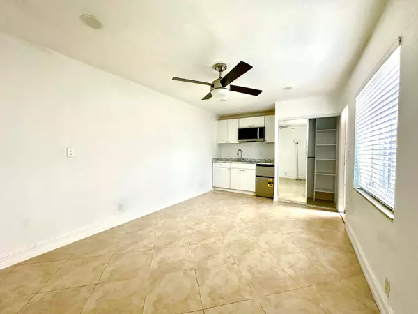 361 NE 55th ST 2, Oakland Park, FL 33334