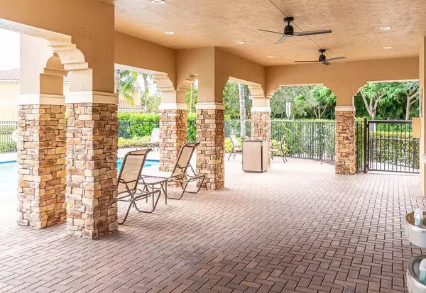 10283 Wellington Parc DR, Wellington, FL 33449