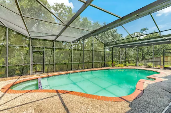 133 Dewberry DR, Lake Jackson, TX 77566