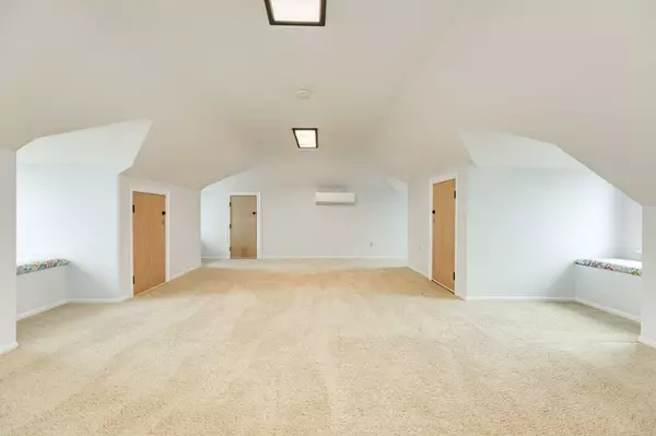 133 Dewberry DR, Lake Jackson, TX 77566