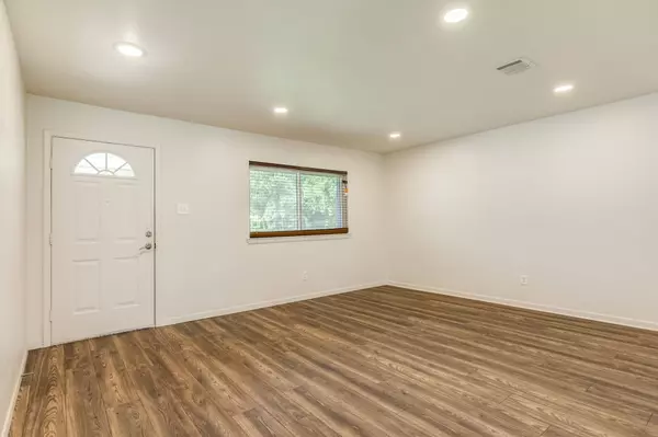 510 Denise ST, West Columbia, TX 77486