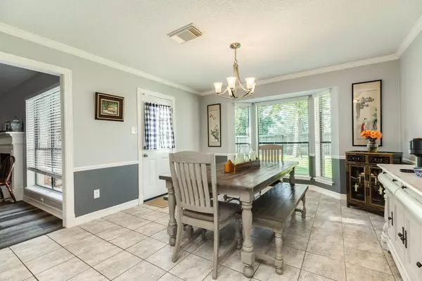 109 Zinnia ST, Lake Jackson, TX 77566