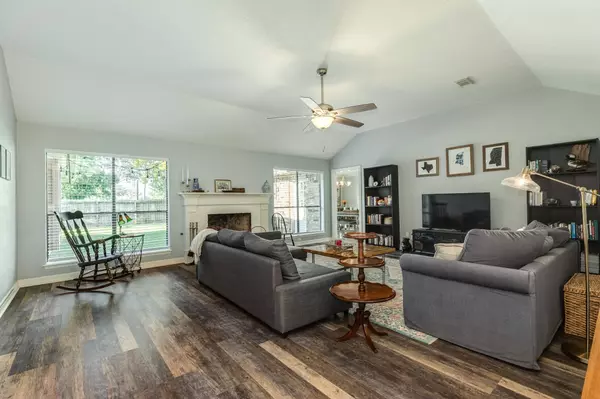 109 Zinnia ST, Lake Jackson, TX 77566