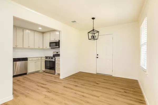 508 Center Way ST, Lake Jackson, TX 77566