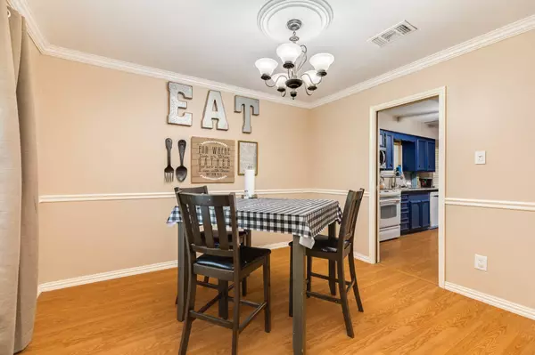 119 Redbud ST, Lake Jackson, TX 77566