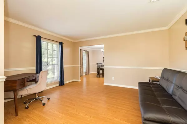 119 Redbud ST, Lake Jackson, TX 77566