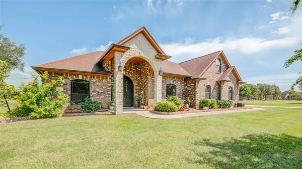 423 Elm ST, Oyster Creek, TX 77541