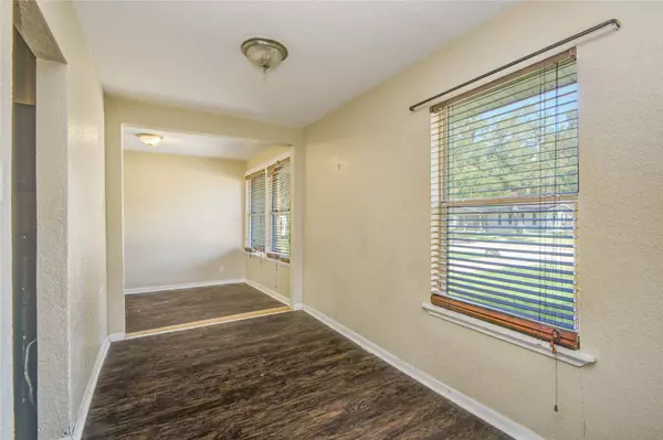 212 Winding Way ST, Lake Jackson, TX 77566