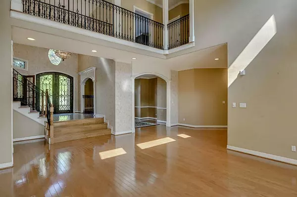 58 Lake RD, Lake Jackson, TX 77566