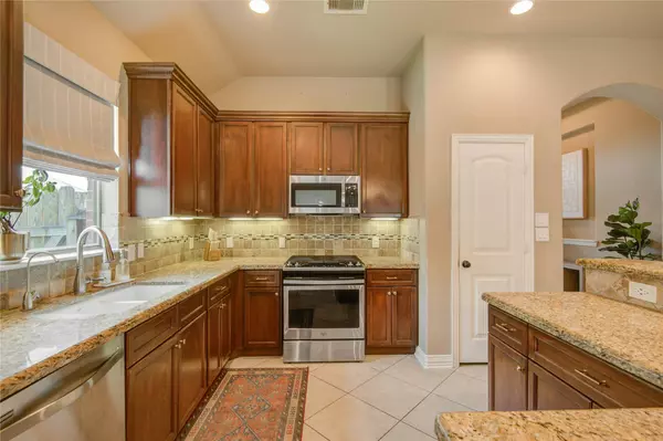 104 Baileys CT, Richwood, TX 77531