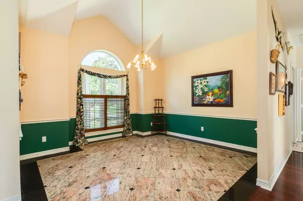 55 Mandevilla CT, Lake Jackson, TX 77566