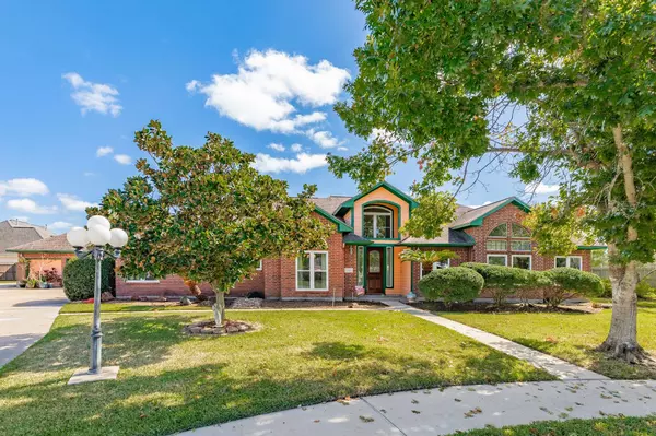 55 Mandevilla CT, Lake Jackson, TX 77566