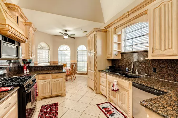 103 Wisteria ST, Richwood, TX 77531