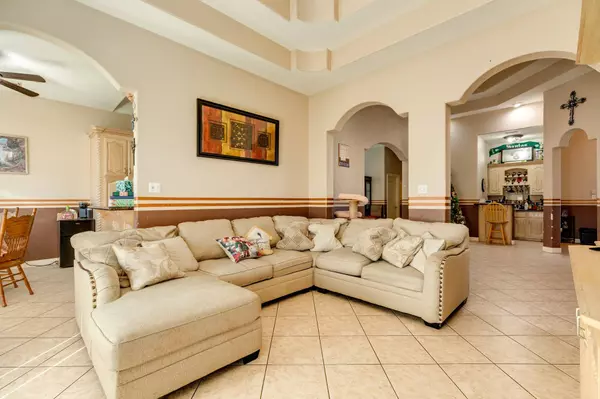 103 Wisteria ST, Richwood, TX 77531