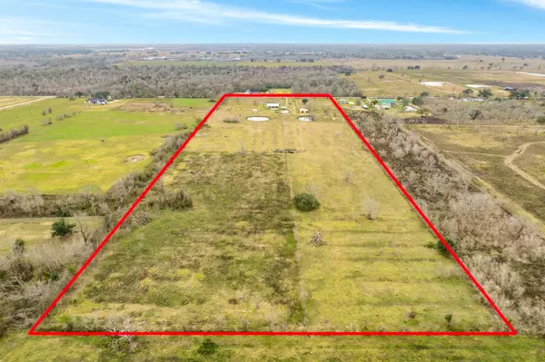 1516 County Road 34, Angleton, TX 77515