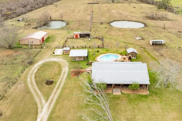 1516 County Road 34, Angleton, TX 77515