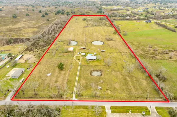 1516 County Road 34, Angleton, TX 77515